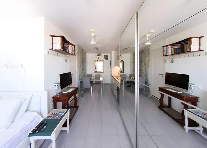 Interior Serviced Apartment *