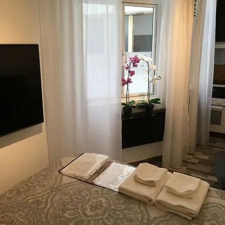 Апартаменты Interior Serviced *