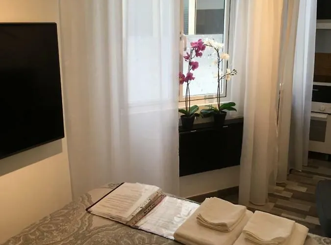 Апартаменты Interior Serviced *